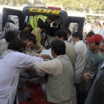 Pakistani volunteers and Shiite Muslims