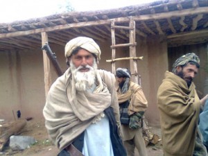 بهسود: پشتون های کوچی طالب در حال غارت اموال مردم هزاره
