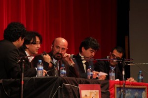 آقایان حمزه واعظی، داوود ناجی، شاران، پروفیسور لعلزاد و محیب مدثر در حال بحث گفتگو