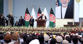 لویه جرگه ها نمادی از یک نمایشنامه ی منسوخ قبیلوی